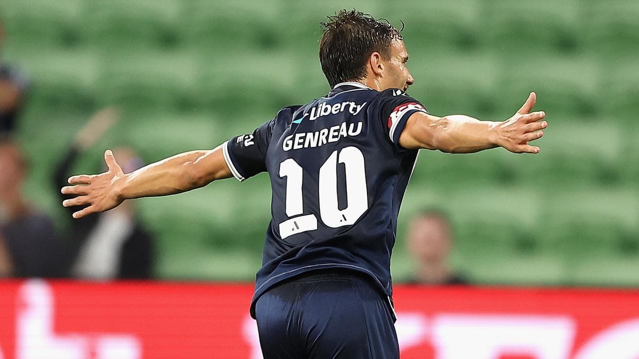 Victory cruise to win against struggling Macarthur