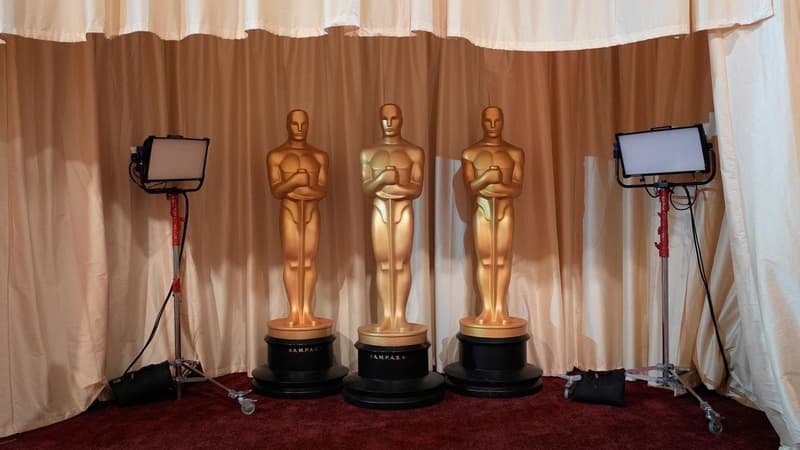 Oscars up for grabs as unease hangs over Hollywood