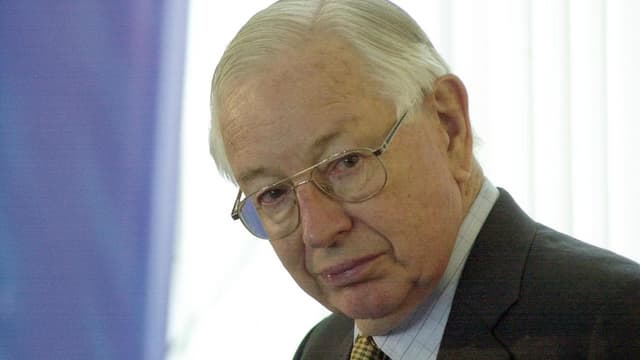 Top judge in historic Mabo court decision dies aged 100