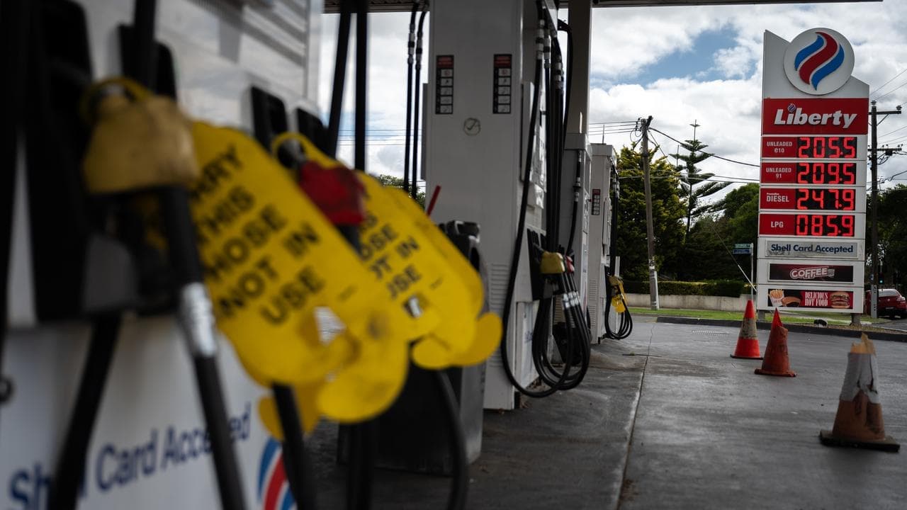 National leaders meet to deal with fuel supply woes