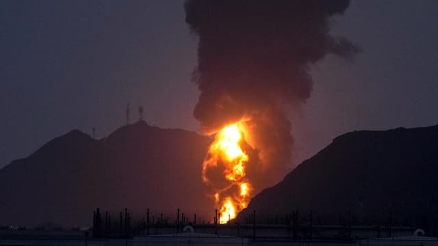 Iran hits Kuwaiti oil refinery, blasts boom over Tehran