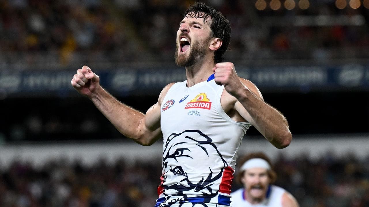 'Where do you start?' Crows coach on Bulldogs strengths