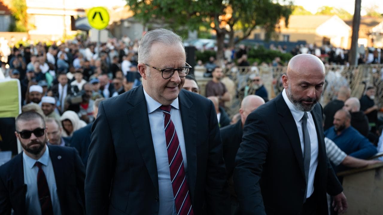 Albanese booed ahead of end-of-Ramadan celebrations