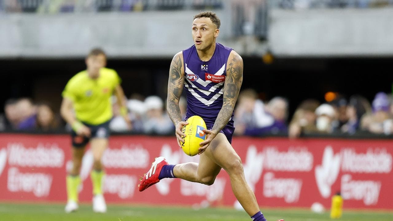 Brilliant Bolton shines as Dockers dismantle Demons