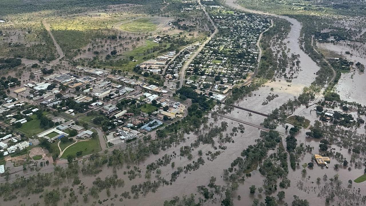 Towns brace for fresh floods as ex-cyclone lashes north