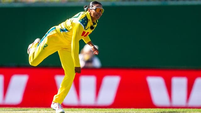 King offers selectors more headaches with T20 wickets