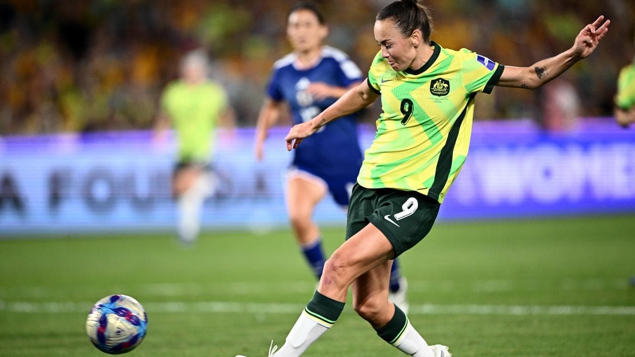 Matildas rally behind Foord as Kerr faces club limbo