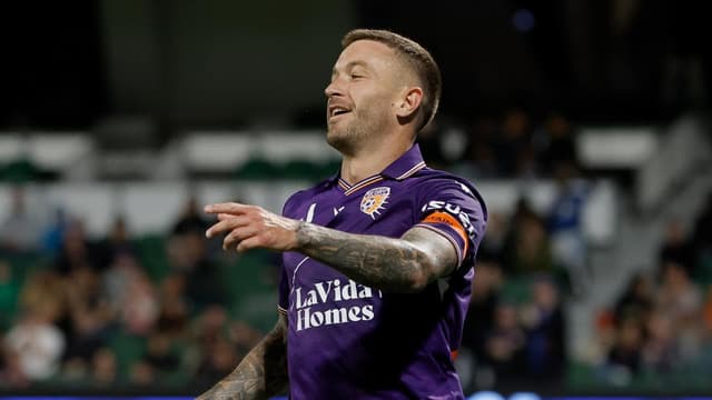 Taggart makes history to keep Perth's season alive