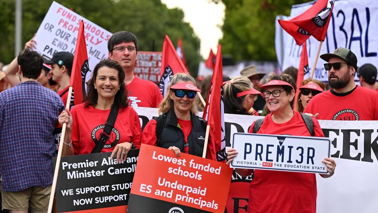 'Disrespected' teachers shut down streets in pay strike
