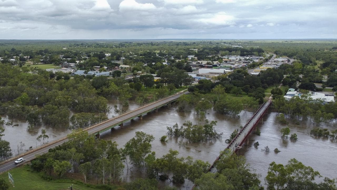Town on high alert in cyclone's wake amid flood fears