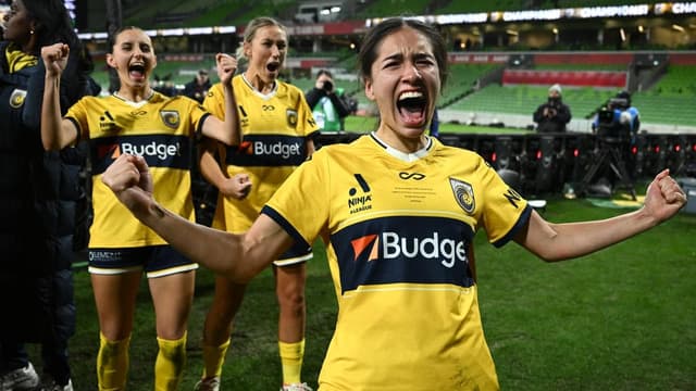 Mariners deliver hammer blow to Phoenix's title hopes