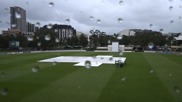 Rain dampens Shield final after Vics claim SA wickets
