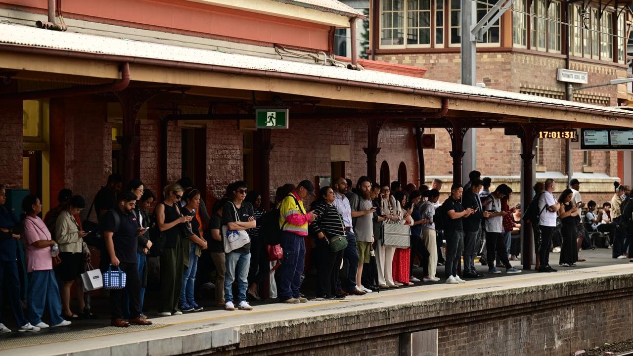 Fuel crisis drives Aussies to rethink how they travel