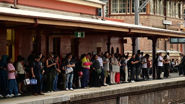 Fuel crisis drives Aussies to rethink how they travel