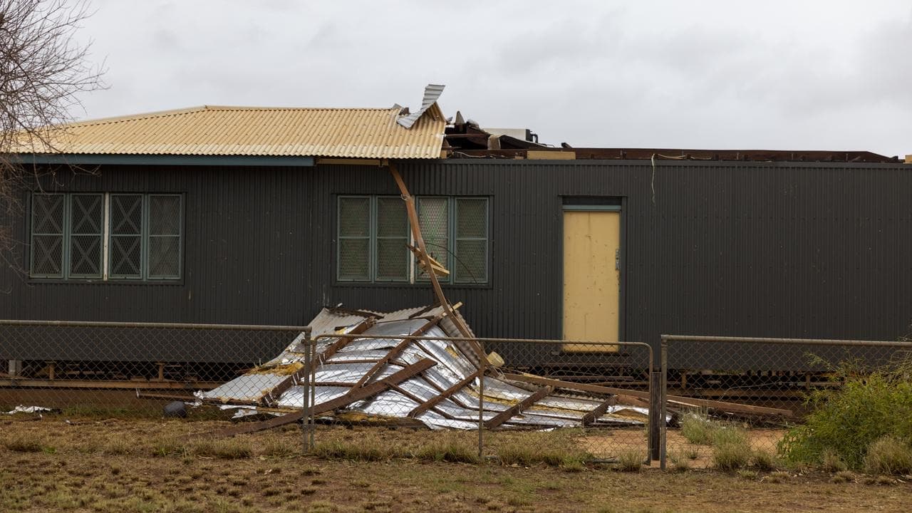 Repair crews deployed in destructive Narelle's wake