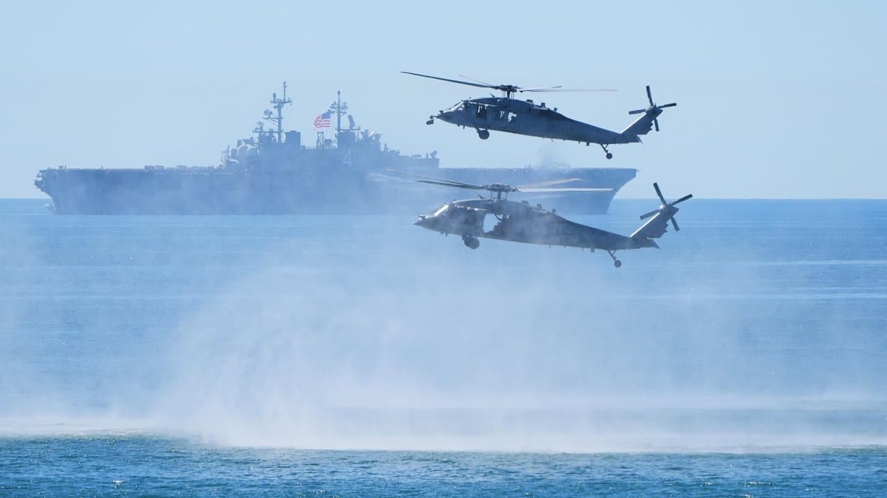 Iran warns US over ground attack as Marines deployed