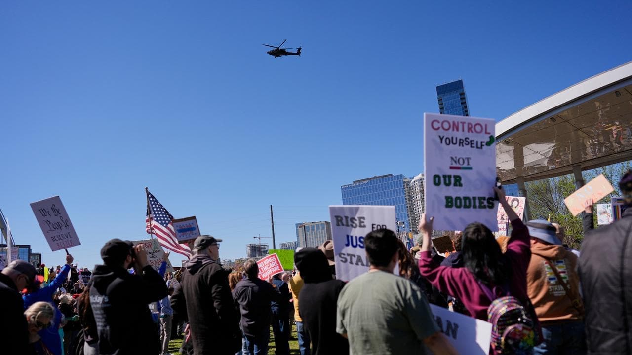 'No punishment' for US army pilots in Kid Rock flyby