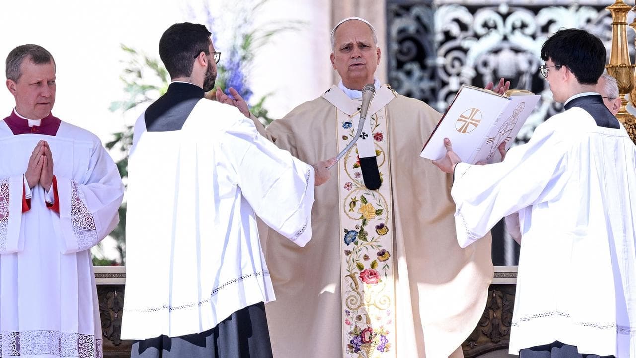 Pope urges peace in world torn by the 'violence of war'