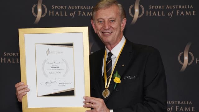 Famed commentator to receive state send-off