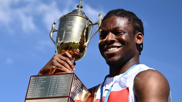 US star inspires 'relentless' Komolafe to Gift win