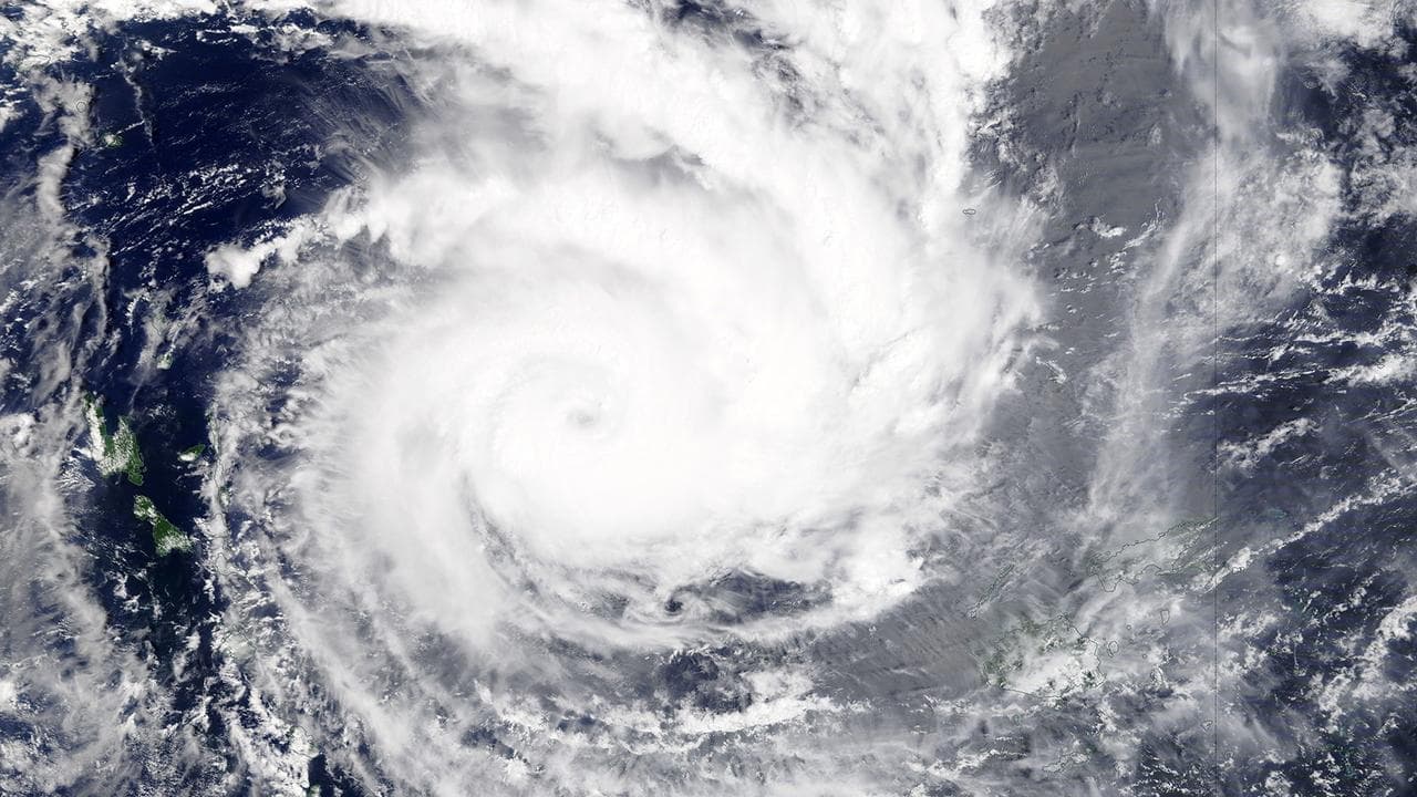 Cat-five Maila set to weaken before Queensland crossing