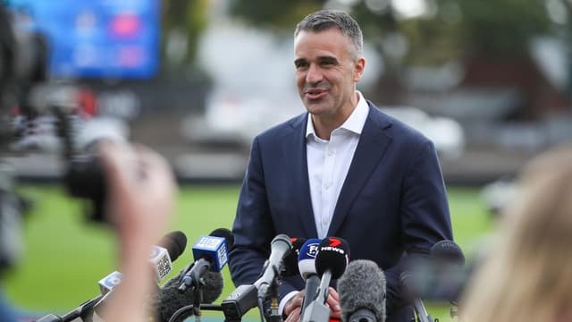 Dillon, Malinauskas haggle over AFL Gather Round deal