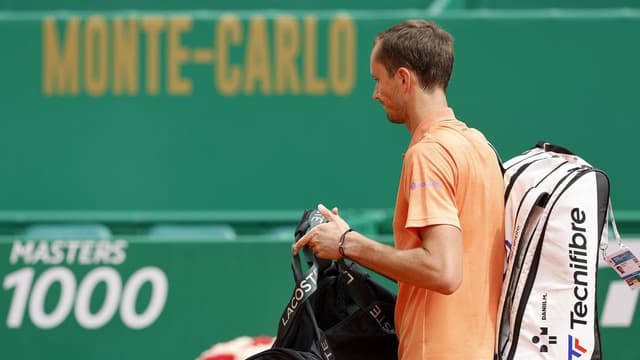 6-0 6-0: Medvedev fed bagel after Monte Carlo meltdown