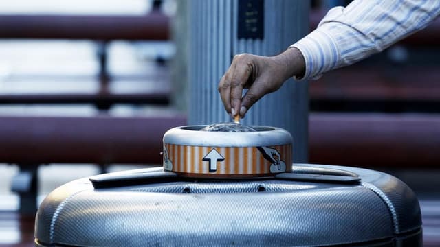 'Mixed message': financial hurdle to quitting smoking