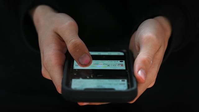 More young people like social media ban than oppose it