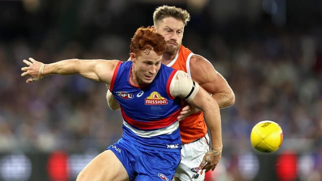 Richards leads Bulldogs inclusions for big Hawks clash