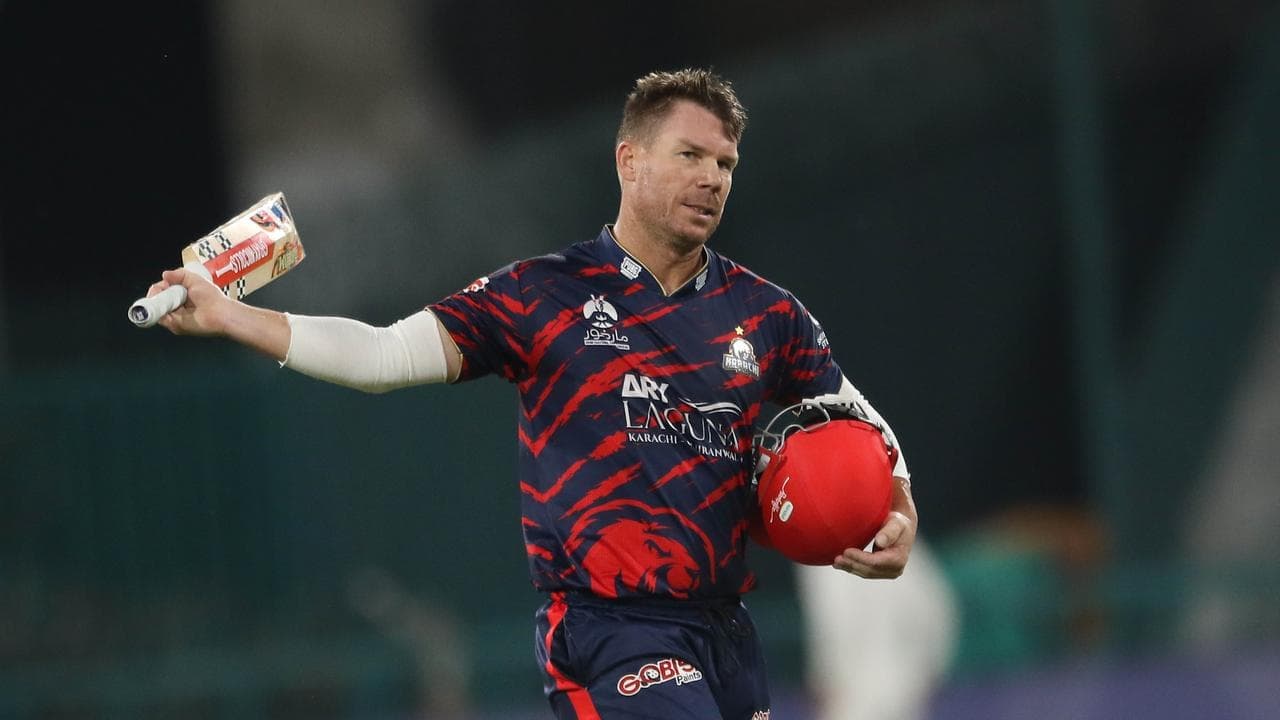 Warner suffers golden duck and defeat on cricket return