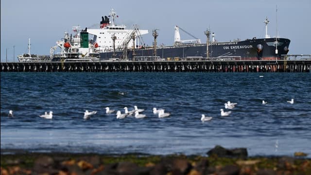 Map confusion stokes oil crisis fears