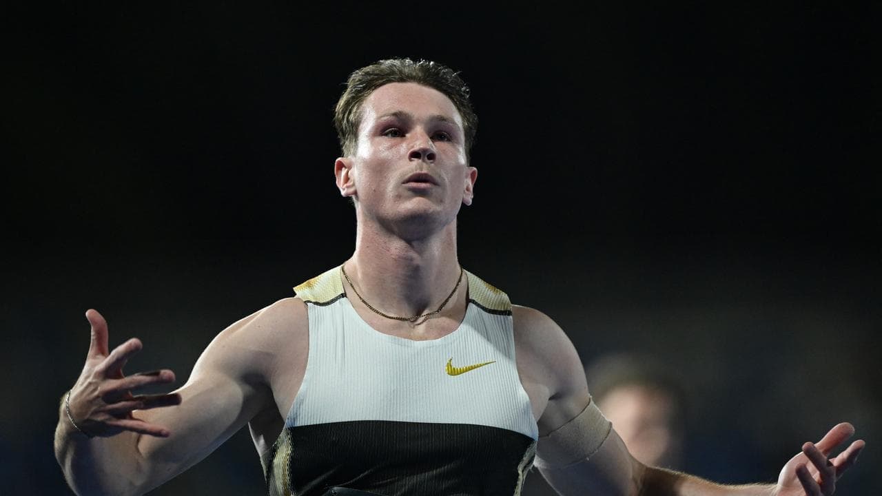 Kennedy sizzles with sub-10 run at national titles