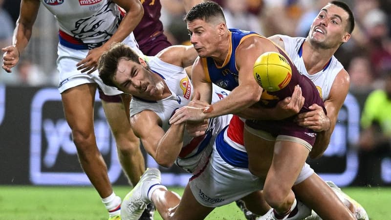 Lions veteran sidelined again, Eagles recruit tears ACL