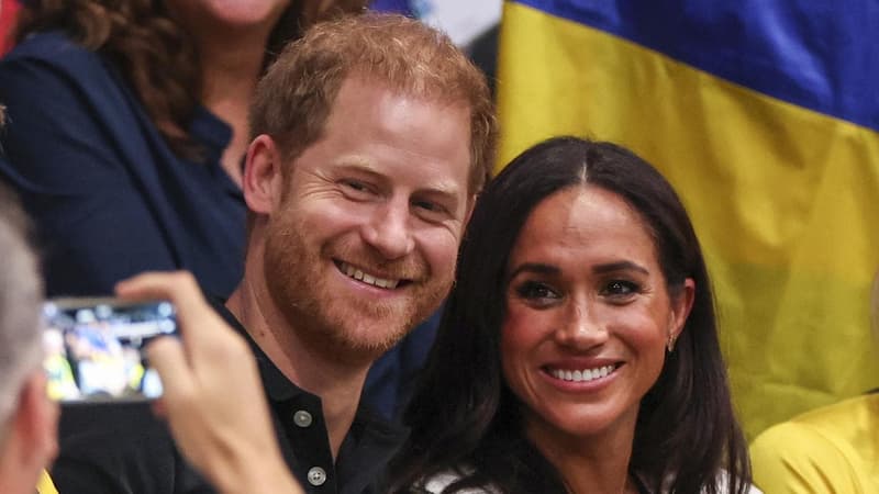 Harry and Meghan begin 'quasi-royal' Australian tour