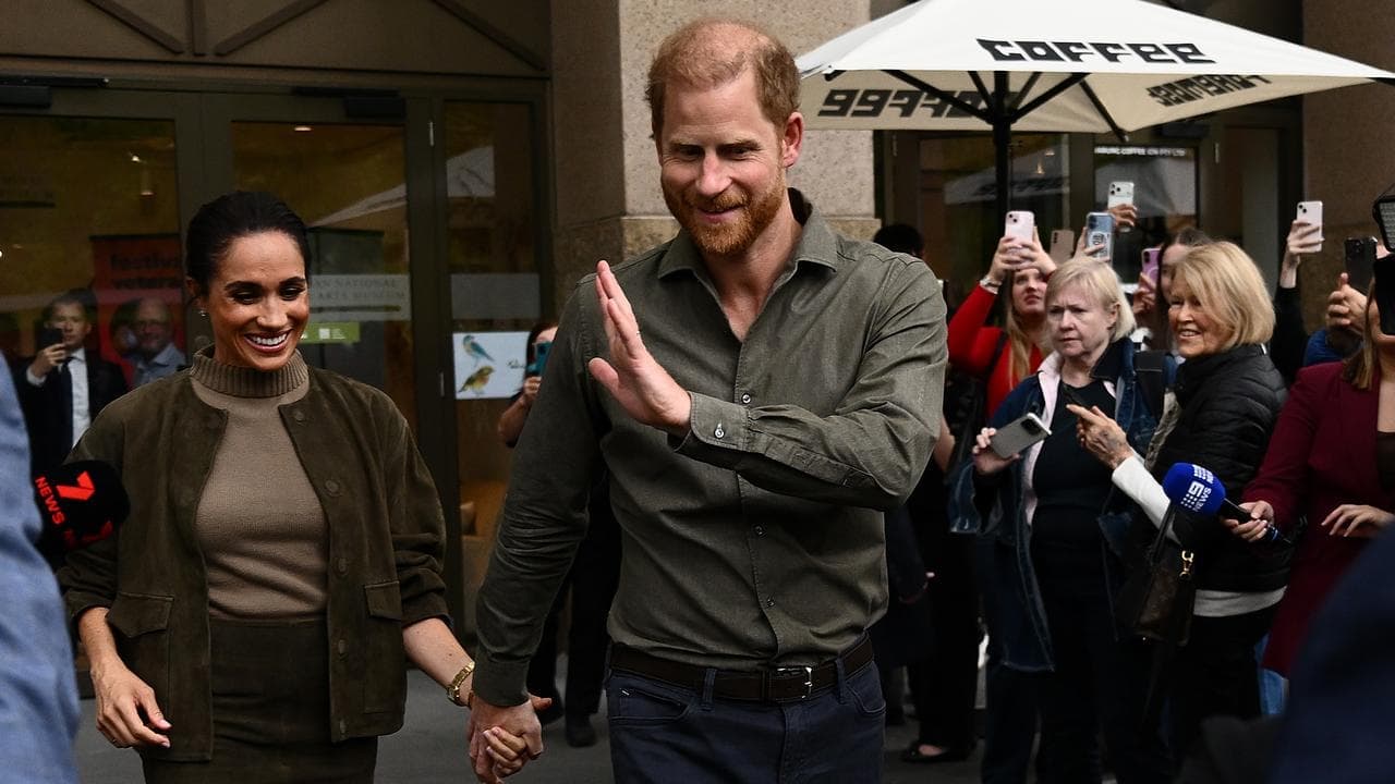 Crowds abuzz for former royal couple's Australian visit