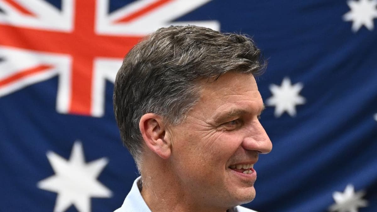 'Desperate dog-whistle': coalition unveils migrant plan