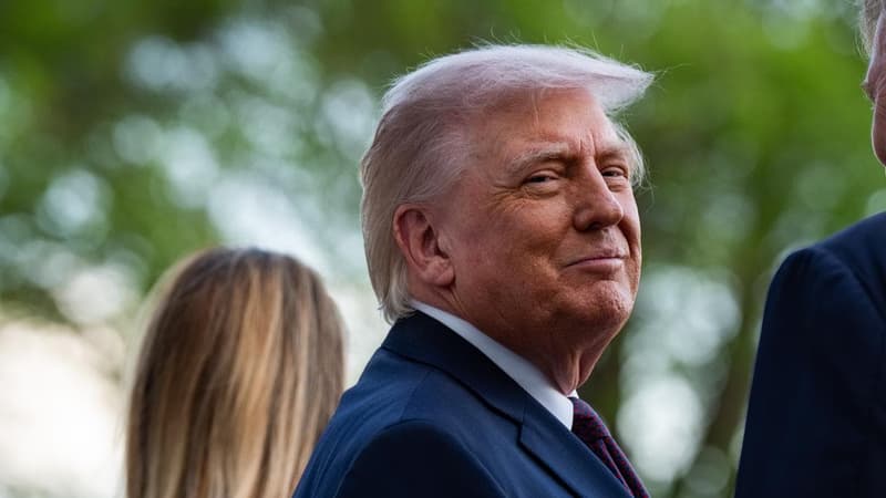 Trump deletes 'Jesus' post as feud with pope escalates