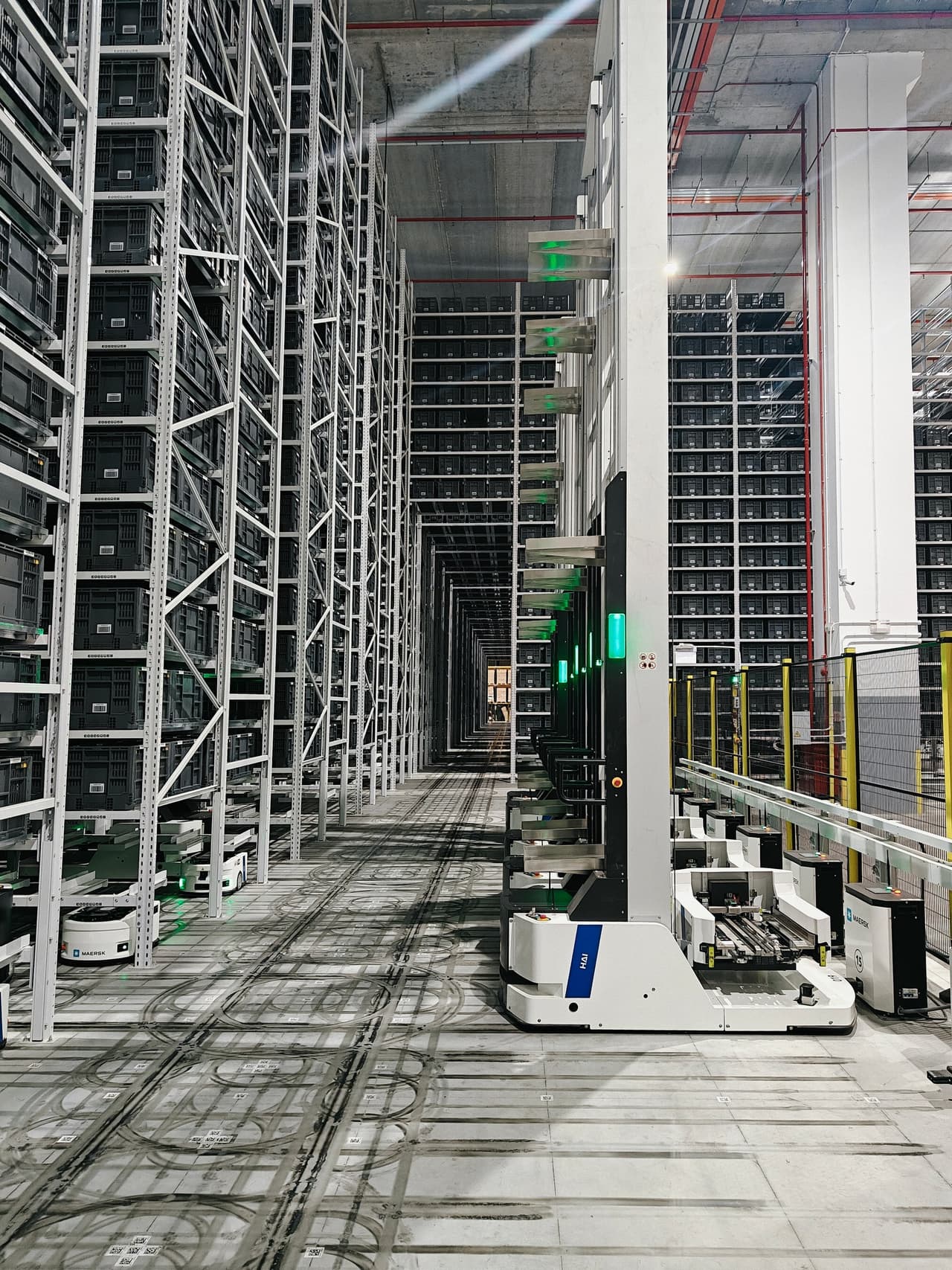 Hai Robotics and Maersk Redefine Fashion Fulfilment with High-Density Robotics at 10-Metre Scale in Singapore