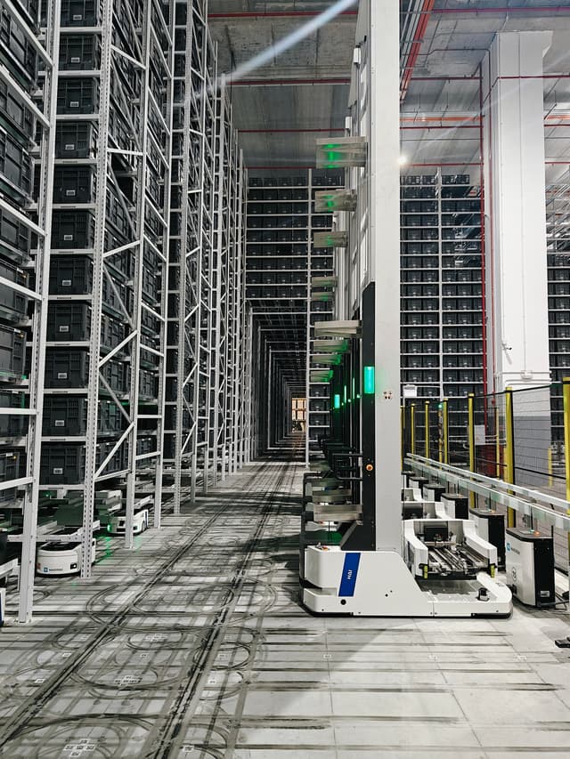 Hai Robotics and Maersk Redefine Fashion Fulfilment with High-Density Robotics at 10-Metre Scale in Singapore