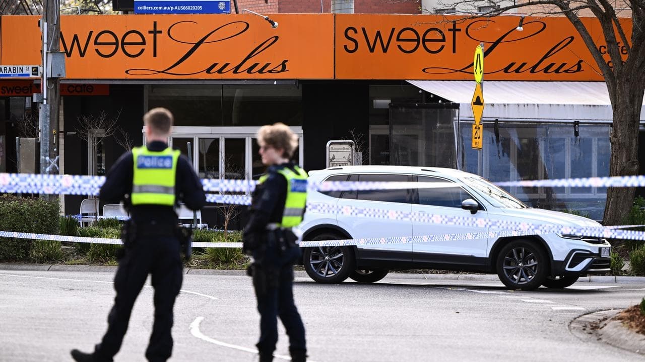 Duo face trial for 'planned underworld hit' at cafe