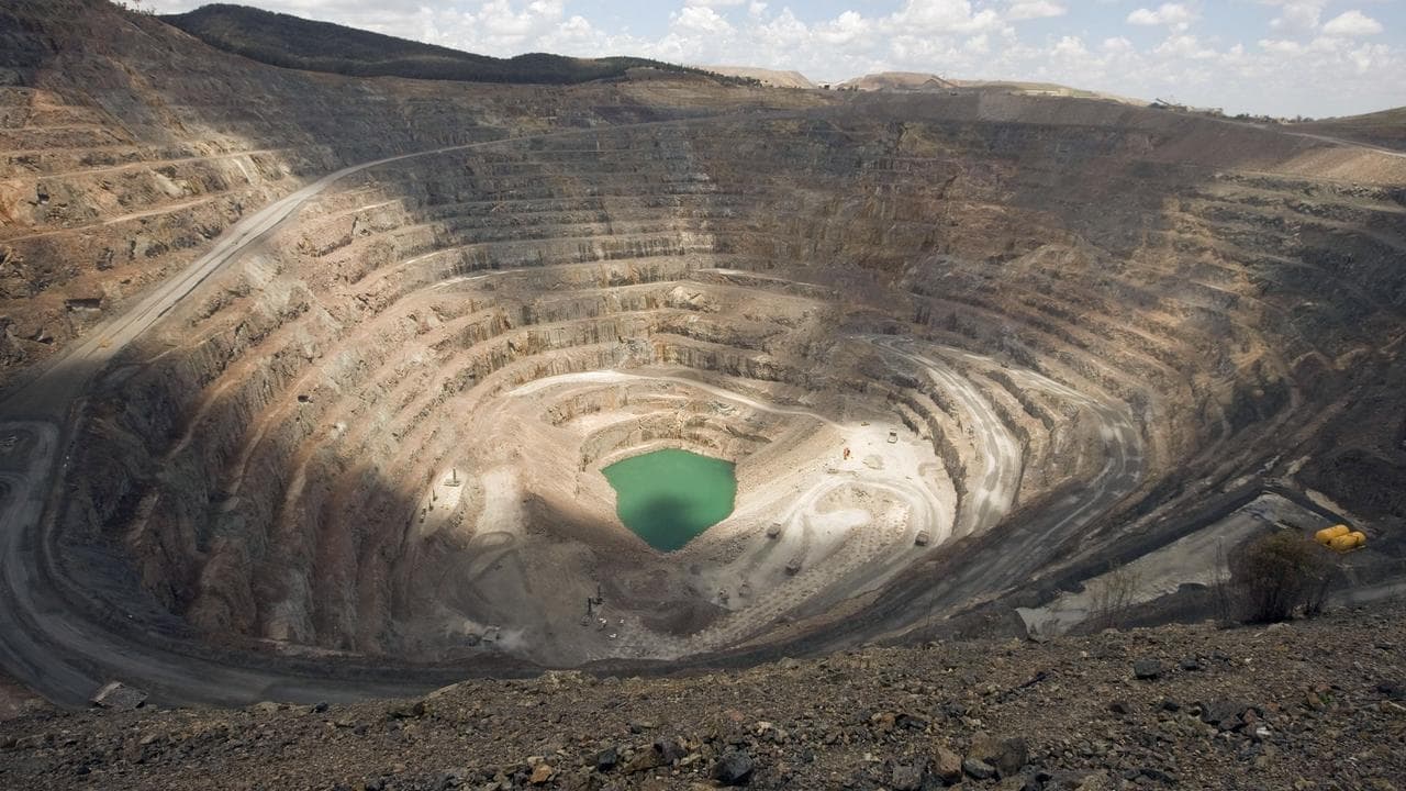 Earthquake near major gold mine 'like an explosion'