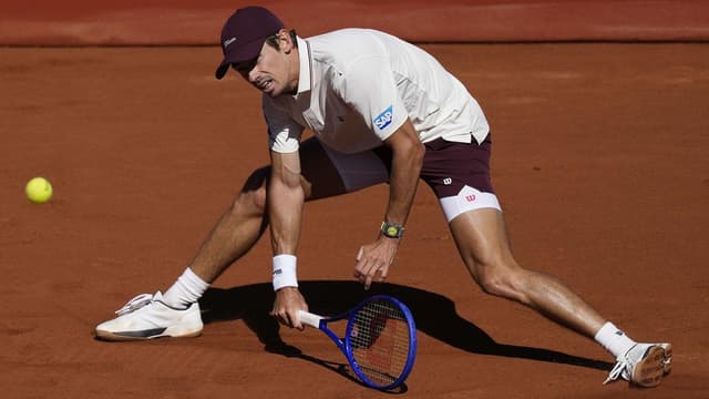 Backward Barcelona step for Demon with clay calamity