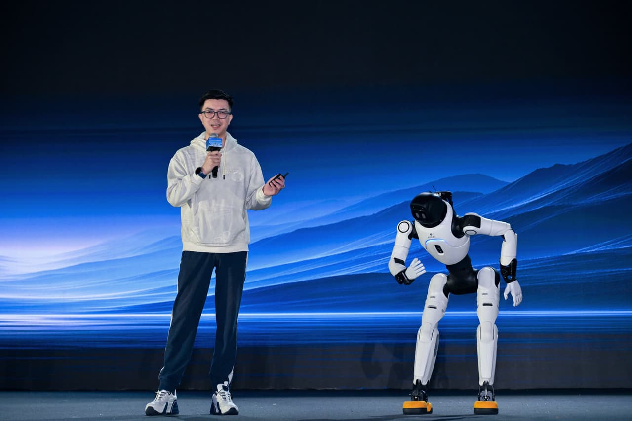 AGIBOT Unveils New Generation of Embodied AI Robots and Models, Accelerating Real-World Deployment of Physical AI