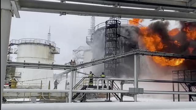 Ukraine strikes Russian refineries, Crimea oil depot
