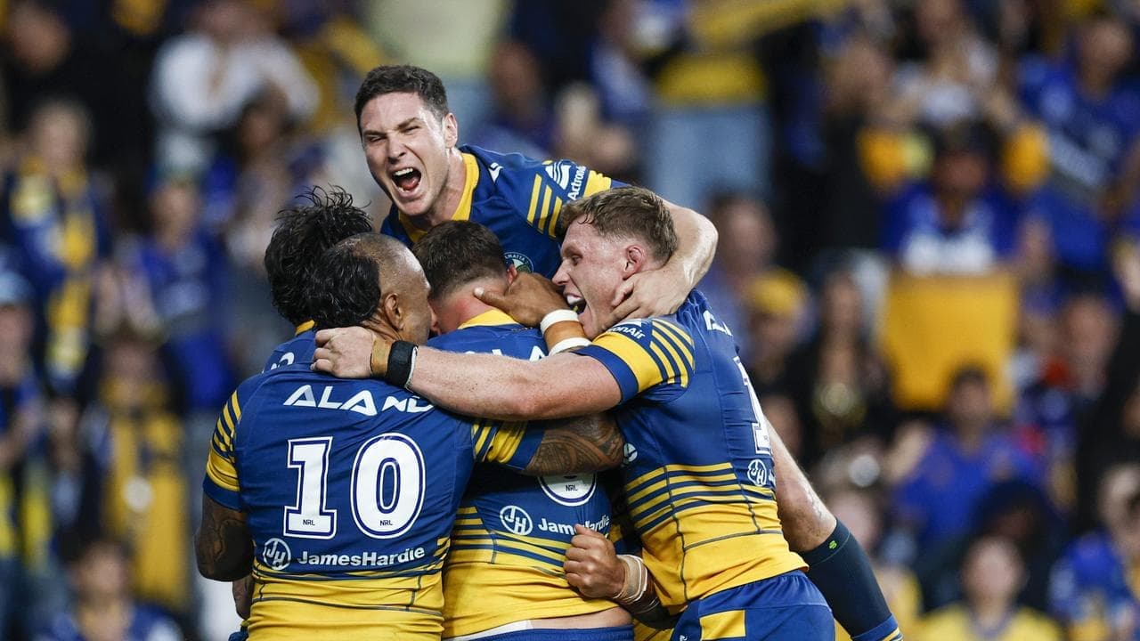 Jeers to cheers: Parra flip script to punish Bulldogs