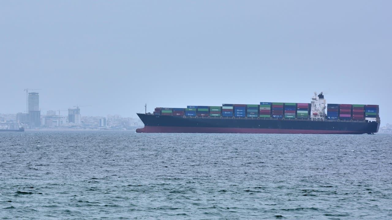 World weighs fate of Mideast ceasefire, US seizes ship