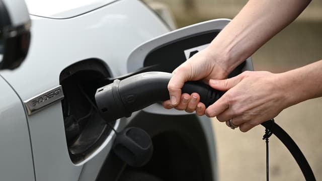 Electric vehicle batteries could spark recycling market