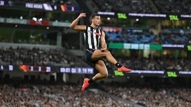 Star wants hot 'Pies early against improving Bombers