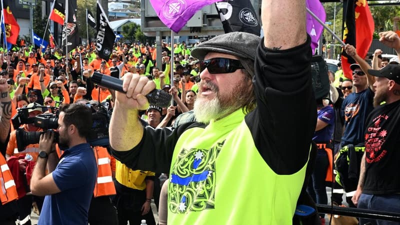 Make or break: firm forced to 'pander to union boss'